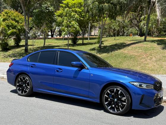 BMW 320i 2.0 16V TURBO FLEX M SPORT AUTOMÁTICO BMW 320i 2.0 16V TURBO FLEX M SPORT AUTOMÁTICO